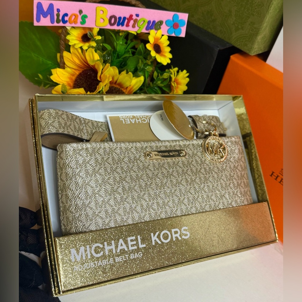 ๐MICHAEL KORS w/Box 2Gold Tone Logo Design W/Gold Hardware S/M - Picture 1 of 17